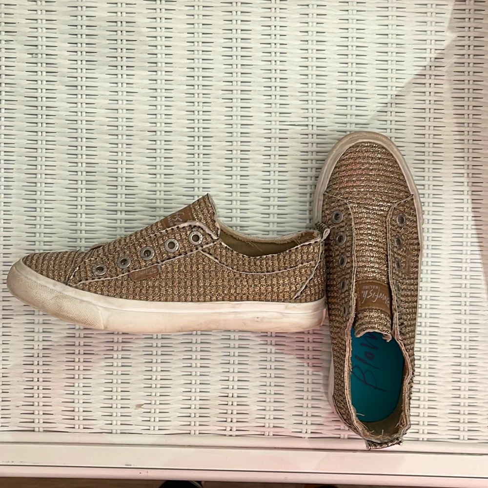 Tan flashy blowfish slip-in sneakers